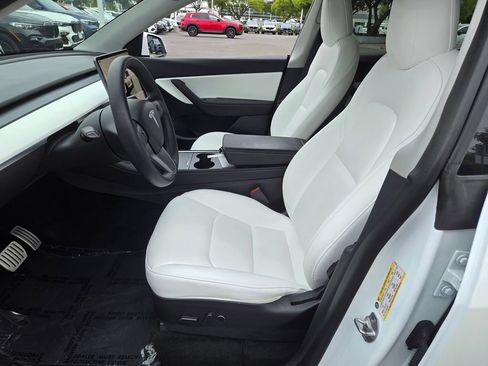 Used 2022 Tesla Model Y Performance AWD/4WD image 14