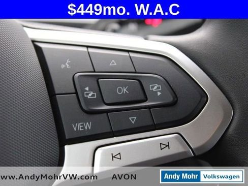 Used 2025 Volkswagen Tiguan SE AWD/4WD image 30