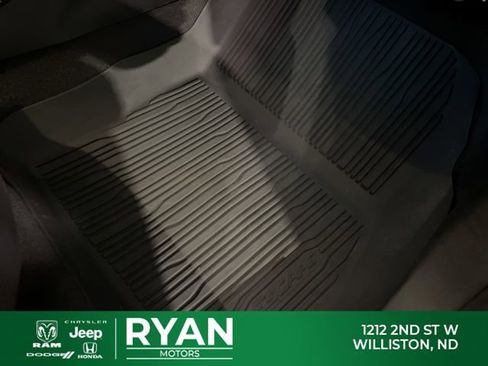 Used 2019 Ford Escape Titanium w/ U9j03 - Titanium Tow Package image 17