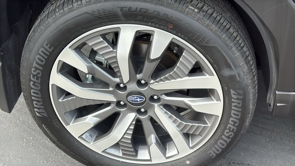 Certified 2025 Subaru Forester Touring AWD/4WD image 11
