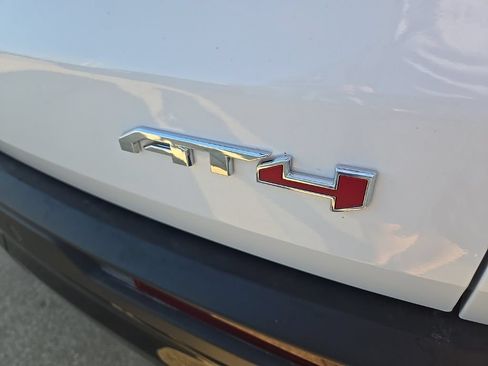Used 2026 GMC Acadia AT4 w/ Luxury Package AWD/4WD image 22