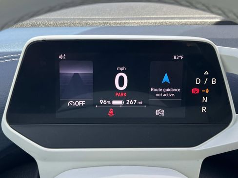 Used 2023 Volkswagen ID.4 Pro S Plus image 9