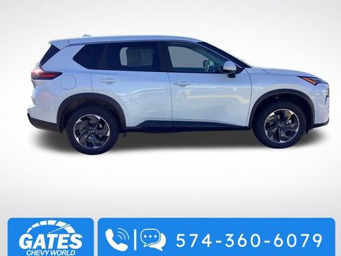 Used 2025 Nissan Rogue SV AWD/4WD image 9