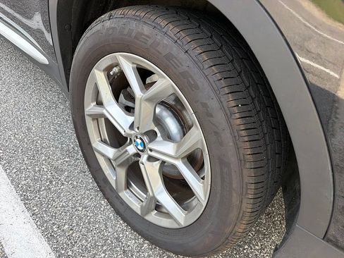 Used 2023 BMW X4 xDrive30i w/ Premium Package AWD/4WD image 7