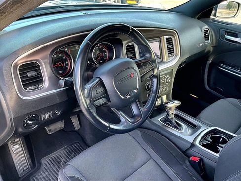 Used 2019 Dodge Charger SXT image 13