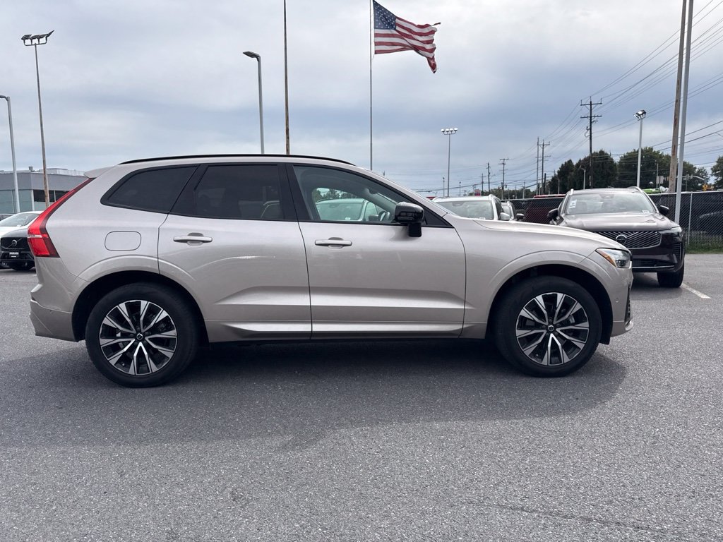 Used 2024 Volvo XC60 B5 Plus w/ Protection Package Premier AWD/4WD image 4
