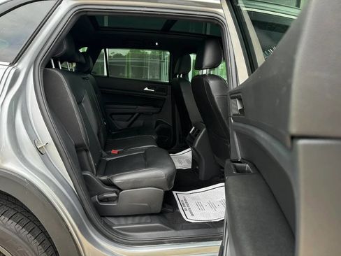 Used 2020 Volkswagen Atlas Cross Sport SE w/ Panoramic Sunroof Package AWD/4WD image 13