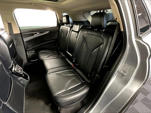 Used 2023 Lincoln Nautilus Reserve image 37