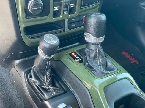 Used 2022 Jeep Wrangler Unlimited Sahara w/ Cold Weather Group AWD/4WD image 20