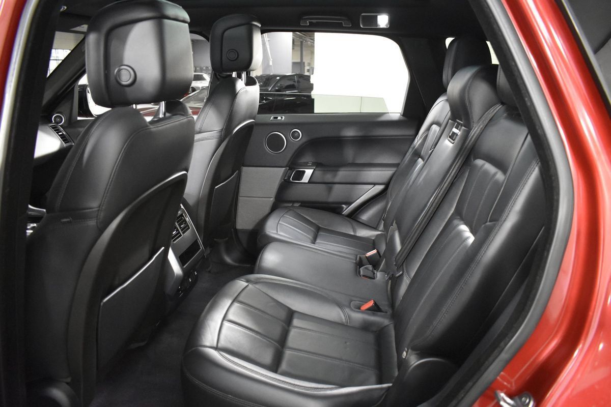 Used 2018 Land Rover Range Rover Sport SE AWD/4WD image 11