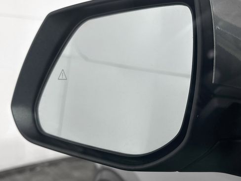 Used 2023 Kia Niro LX image 16