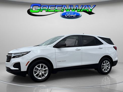 Used 2024 Chevrolet Equinox LS w/ LS Convenience Package FWD image 1