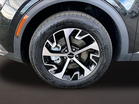 Used 2024 Kia Sportage EX image 9