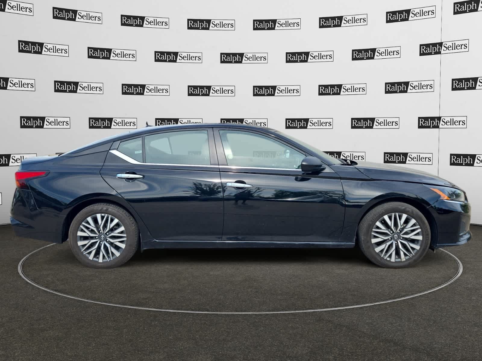 Used 2025 Nissan Altima 2.5 SV FWD image 6
