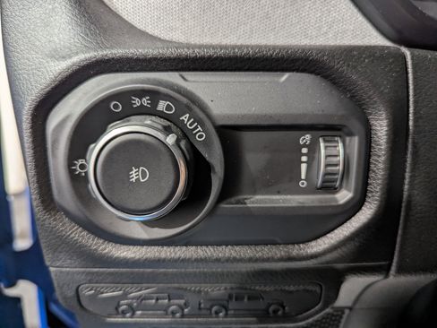 Used 2024 Jeep Wrangler Unlimited Sport image 15