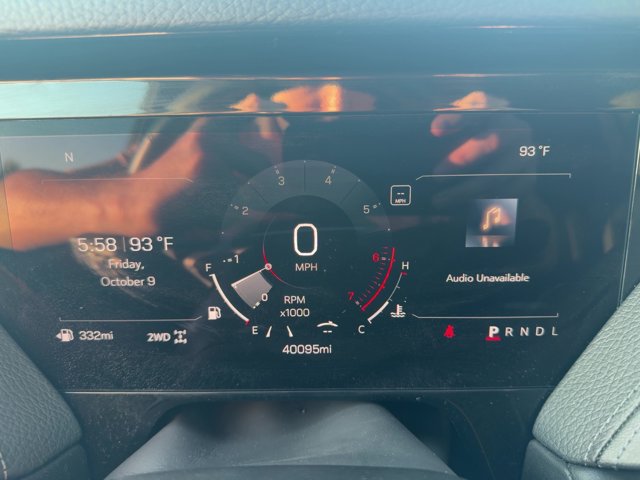 Used 2025 GMC Yukon XL Denali AWD/4WD image 2