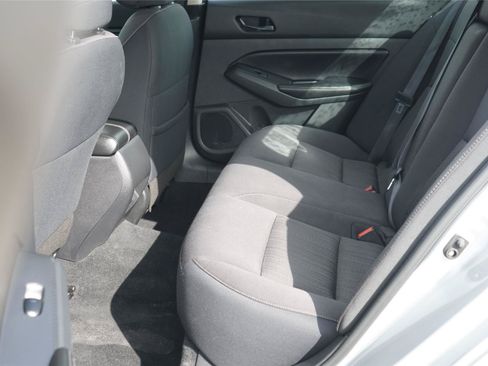 Used 2024 Nissan Altima 2.5 SV FWD image 23