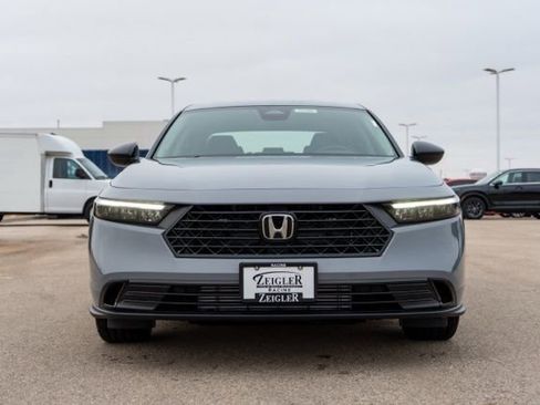 Used 2025 Honda Accord SE image 2