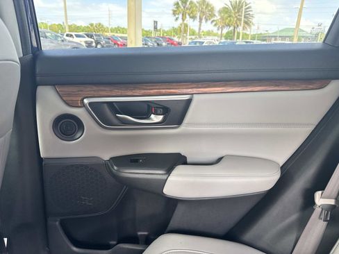 Used 2018 Honda CR-V Touring image 14