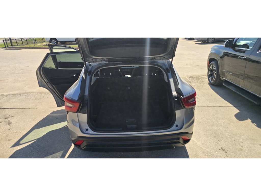 Used 2025 Chevrolet Trax LS w/ LS Convenience Package FWD image 9