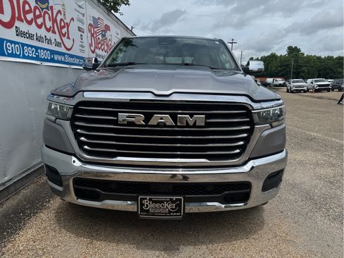 Used 2025 RAM 1500 Laramie AWD/4WD image 5