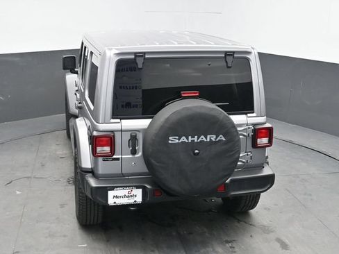 Used 2018 Jeep Wrangler Unlimited Sahara AWD/4WD image 28