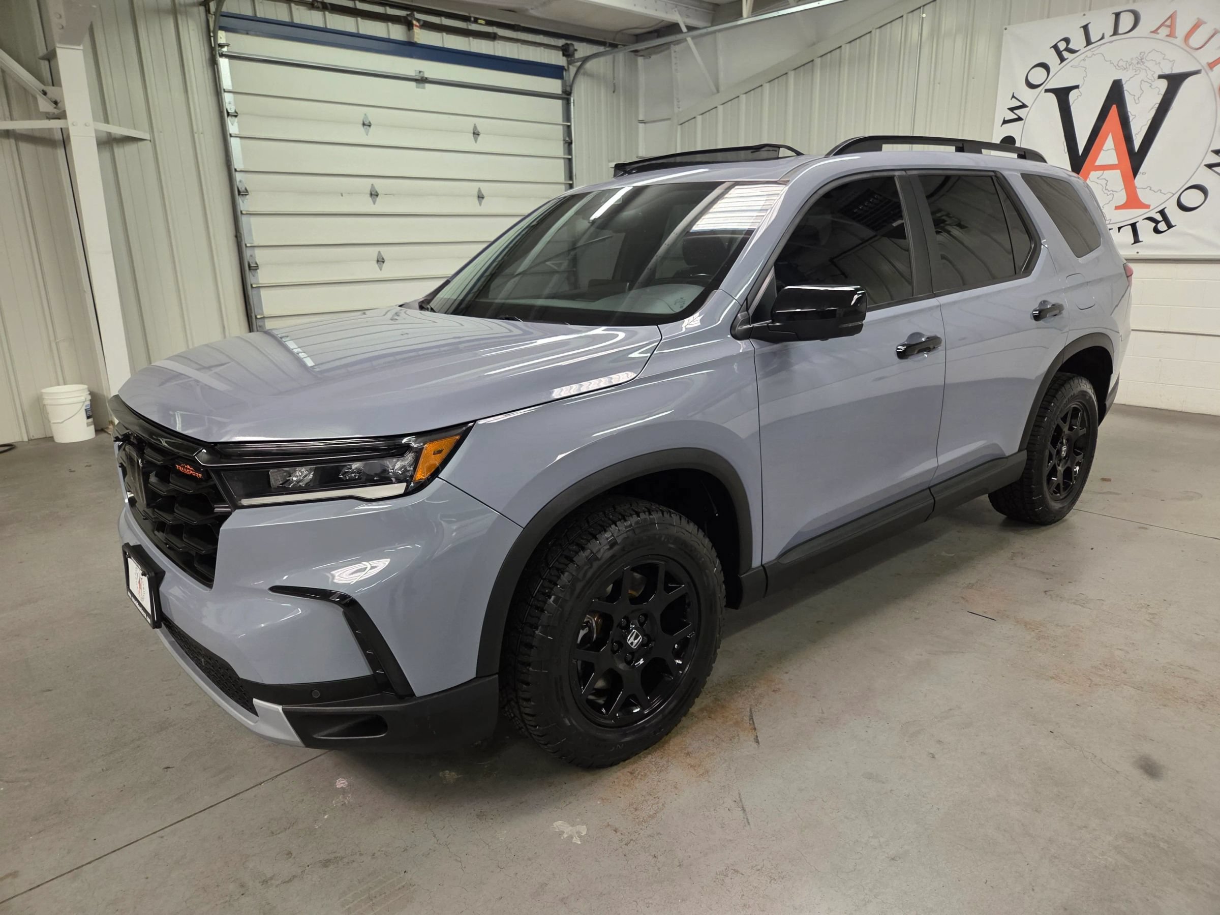 Used 2024 Honda Pilot TrailSport image 2