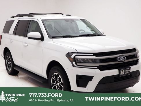 Used 2024 Ford Expedition XLT image 1