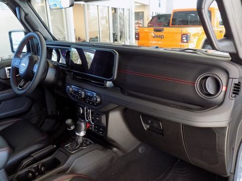 Certified 2024 Jeep Gladiator Rubicon image 28