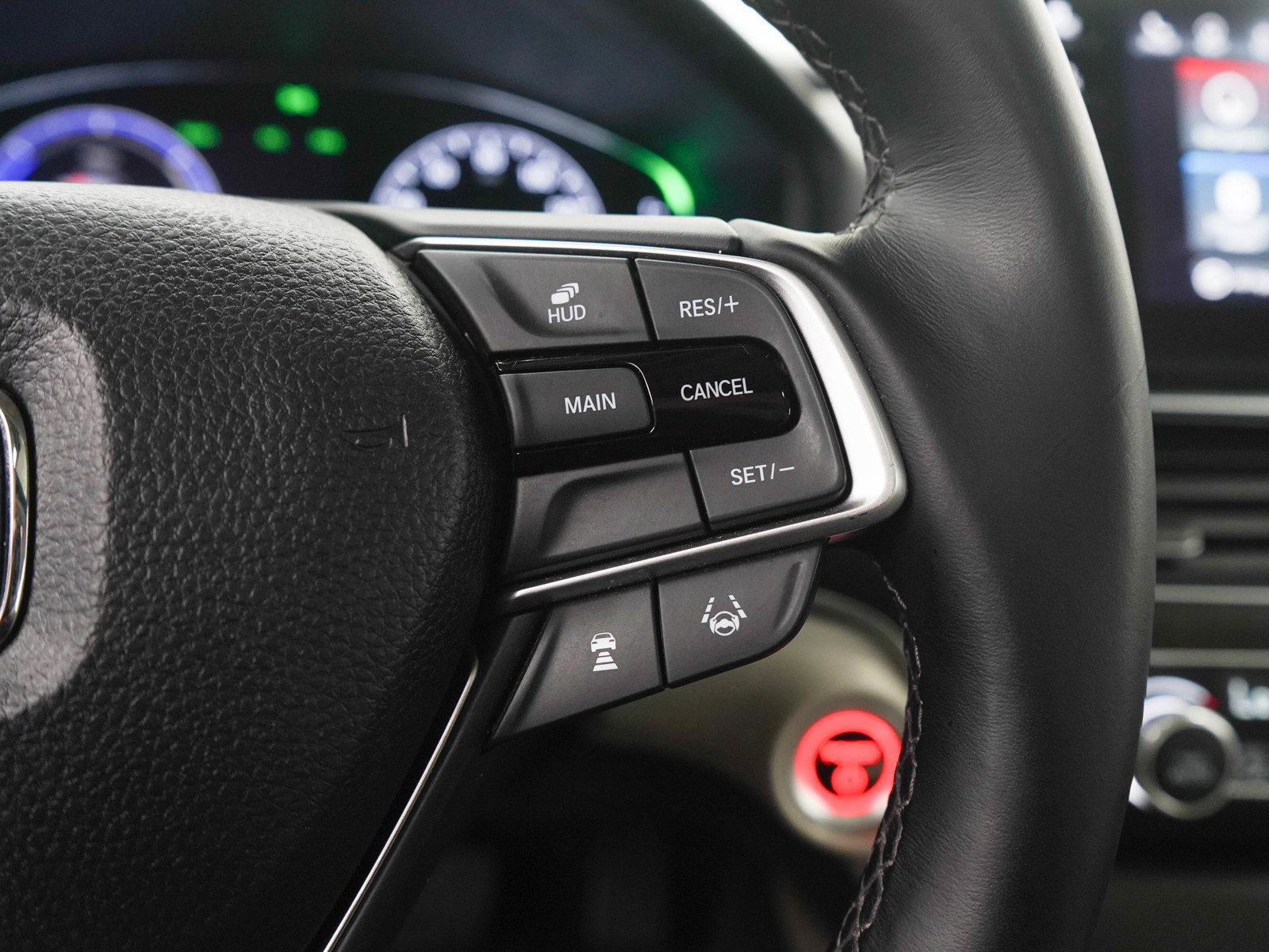 Used 2018 Honda Accord Touring image 25
