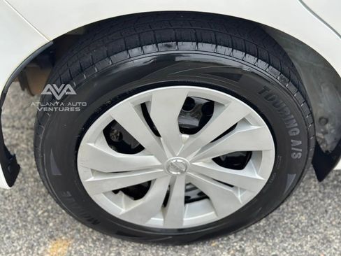 Used 2018 Nissan Versa Note SV image 10