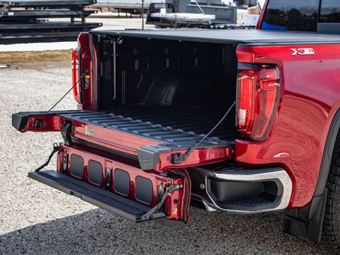 Used 2024 GMC Sierra 1500 SLT w/ SLT Premium Plus Package image 13