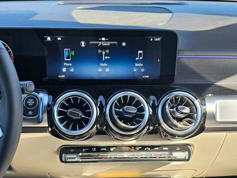 New 2026 Mercedes-Benz GLB 250 4MATIC image 33