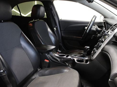 Used 2015 Chevrolet Malibu LT image 10