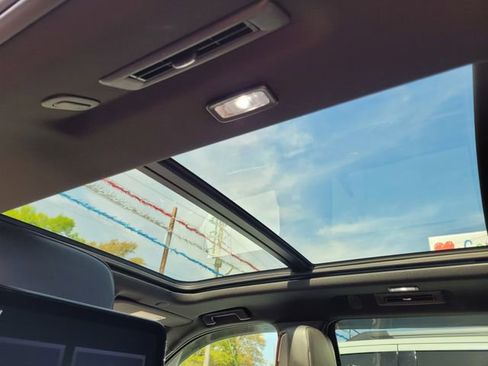 Used 2023 GMC Yukon XL Denali Ultimate image 22