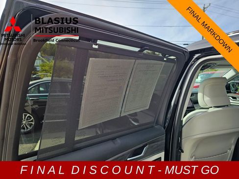 Used 2022 Jeep Grand Cherokee Overland w/ Luxury Tech Group IV image 17