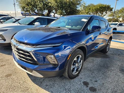 Used 2023 Chevrolet Blazer LT image 3