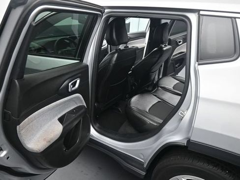 Used 2024 Jeep Compass Latitude AWD/4WD image 14