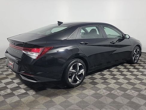 Used 2023 Hyundai Elantra SEL w/ Convenience Package image 4