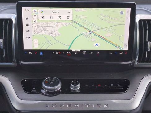 Used 2025 Ford Expedition Platinum image 22