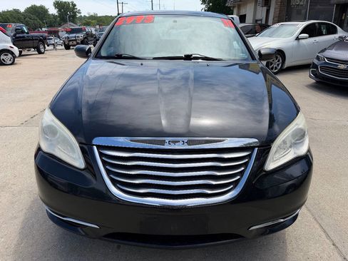 Used 2011 Chrysler 200 Touring FWD image 2
