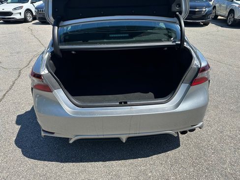 Used 2022 Toyota Camry SE FWD image 10