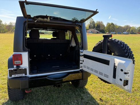 Used 2014 Jeep Wrangler Unlimited Sport image 35