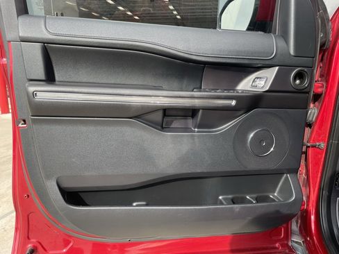 Used 2018 Ford Expedition XLT w/ Equipment Group 202A image 10