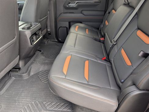 Used 2025 GMC Sierra 1500 AT4 w/ AT4 Premium Package image 28