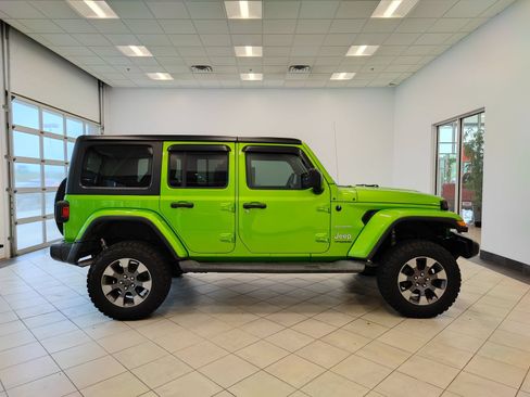 Used 2019 Jeep Wrangler Unlimited Sahara AWD/4WD image 2