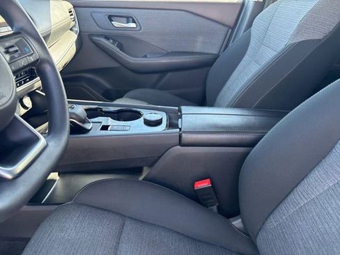 Used 2023 Nissan Rogue SV image 17