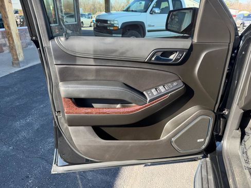 Used 2019 GMC Yukon SLE w/ SLE Value Package image 13