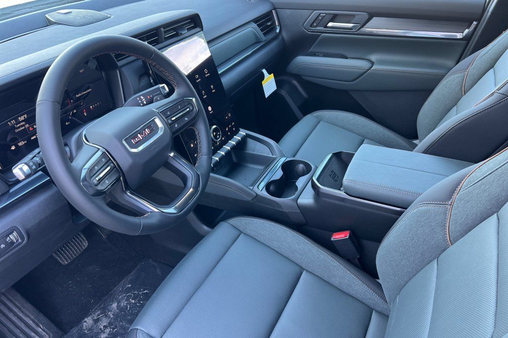 New 2026 GMC Terrain AT4 w/ Technology Package II AWD/4WD image 7
