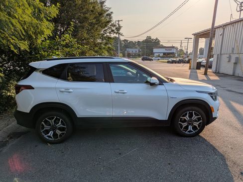 Used 2021 Kia Seltos EX AWD/4WD image 4